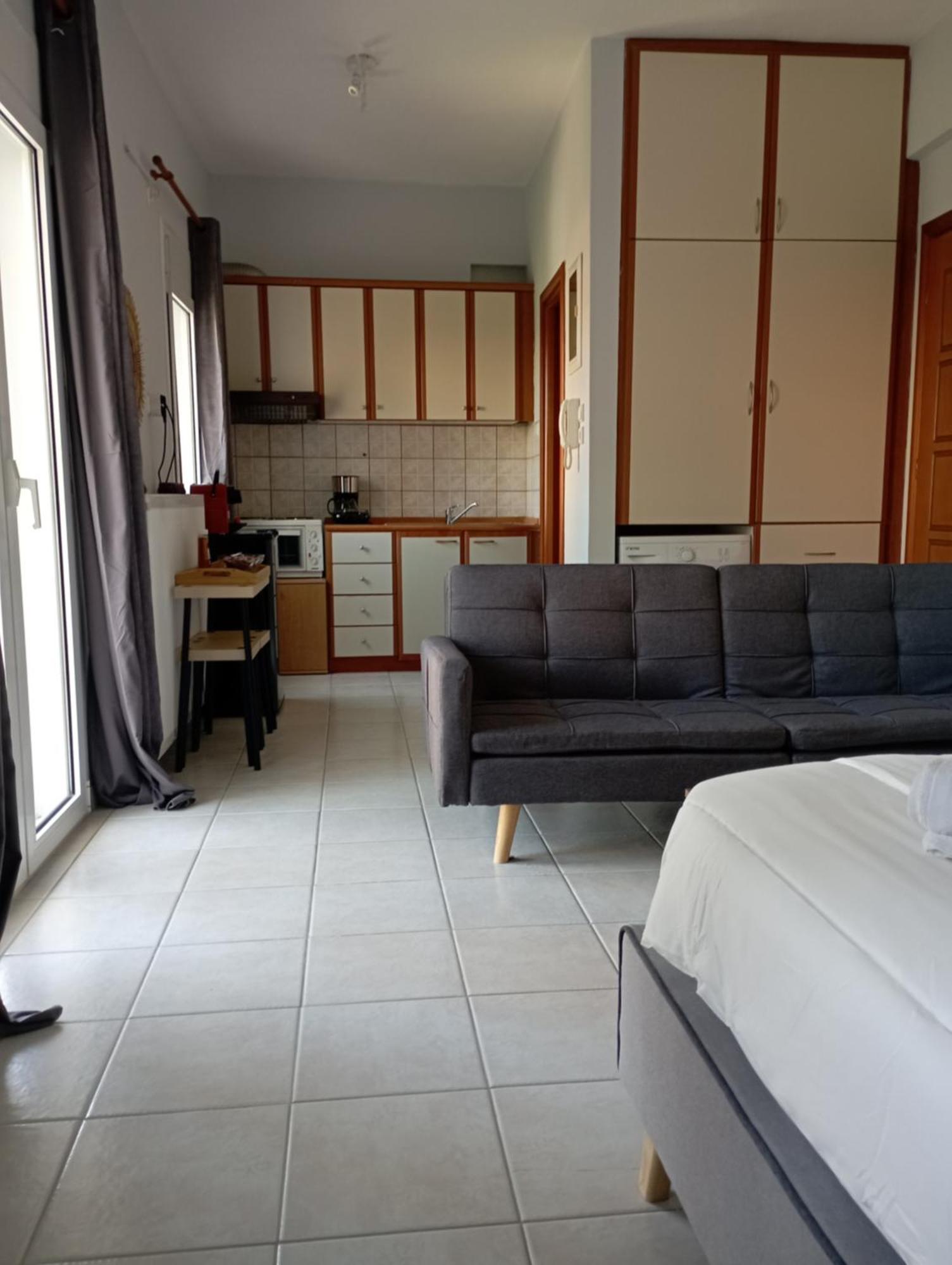 Gk Suites-Constantin View , Auto Check-In 24H 라리사 객실 사진