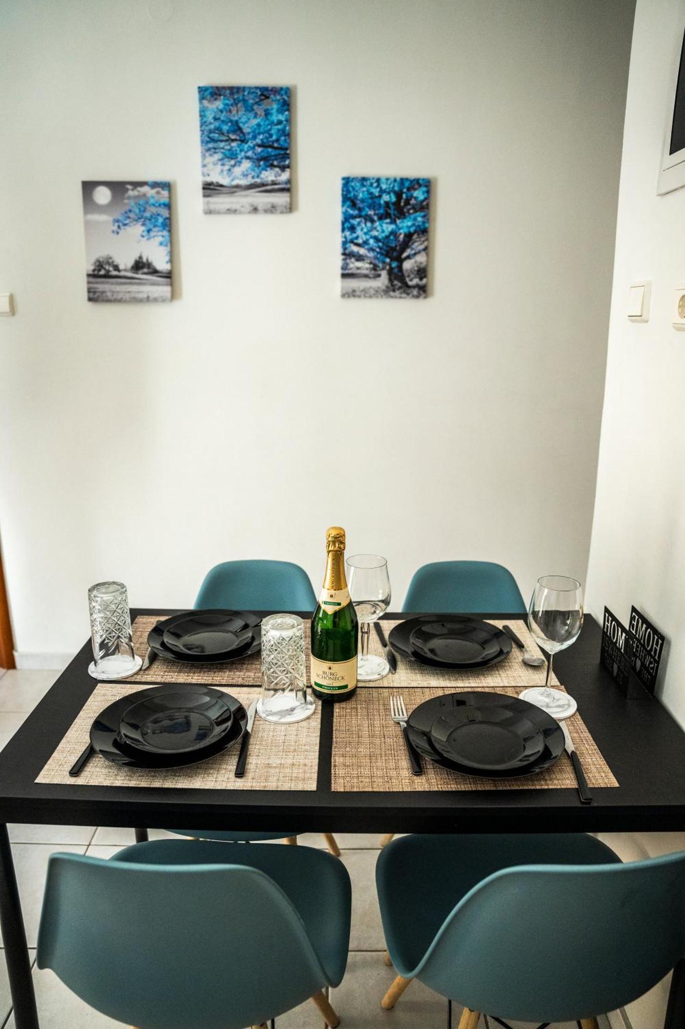 Gk Suites-Constantin View , Auto Check-In 24H 라리사 외부 사진