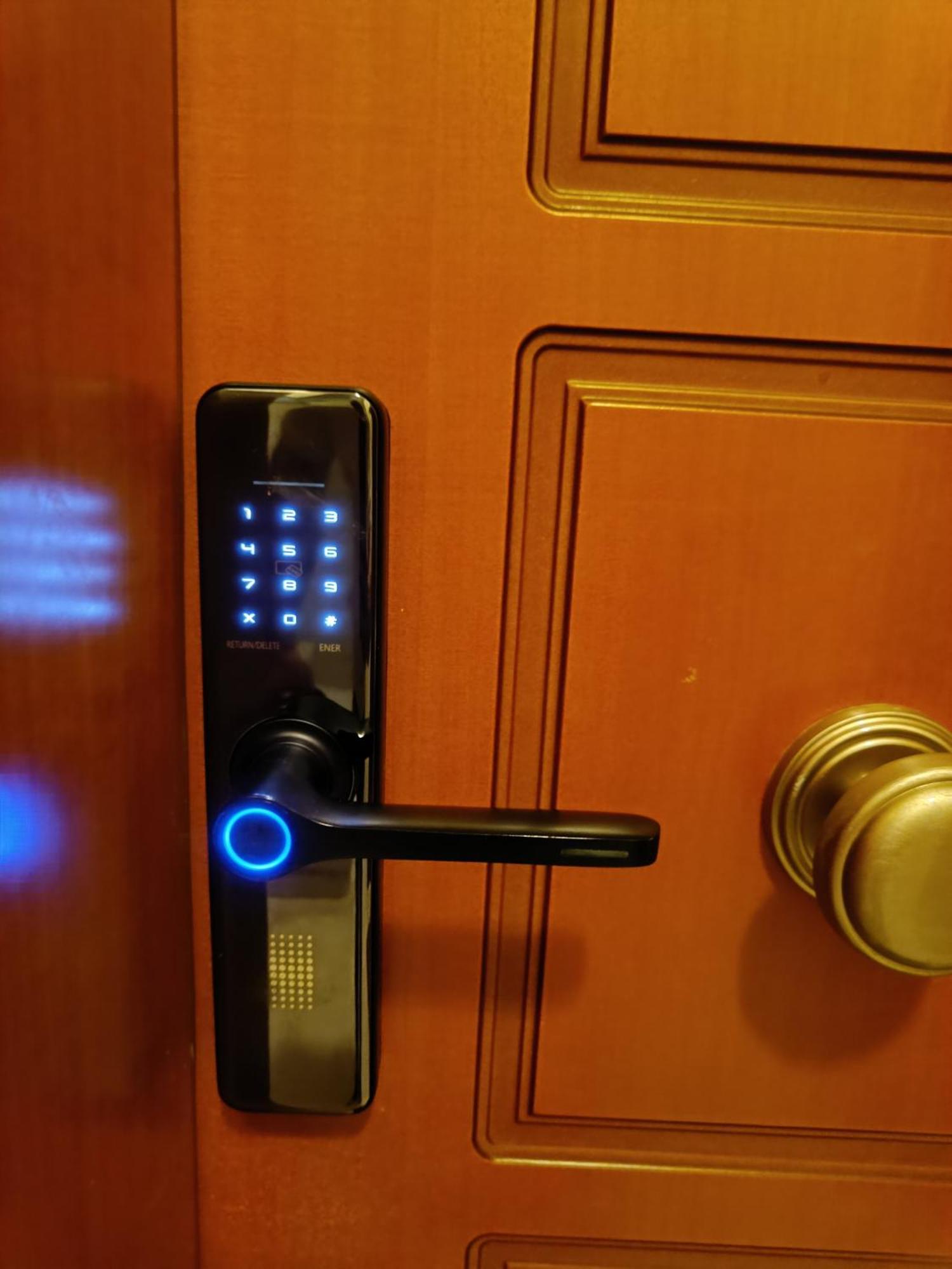 Gk Suites-Constantin View , Auto Check-In 24H 라리사 객실 사진